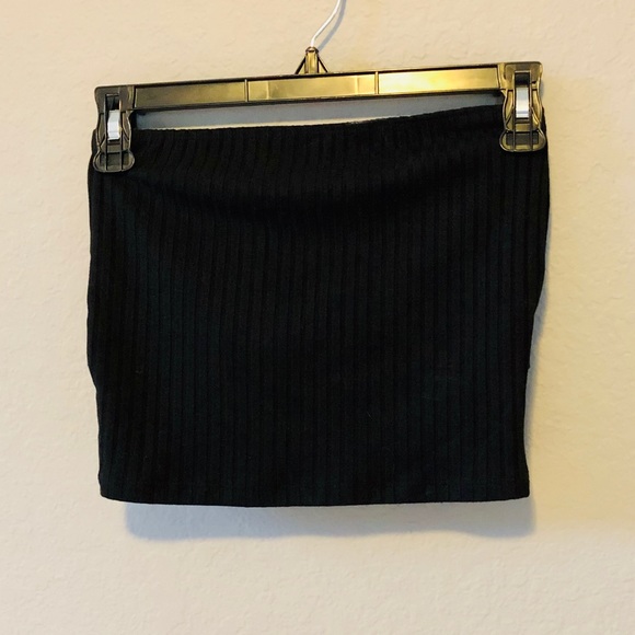 NWOT Black Ribbed Crop Top w/ Tied Back - Picture 3 of 5